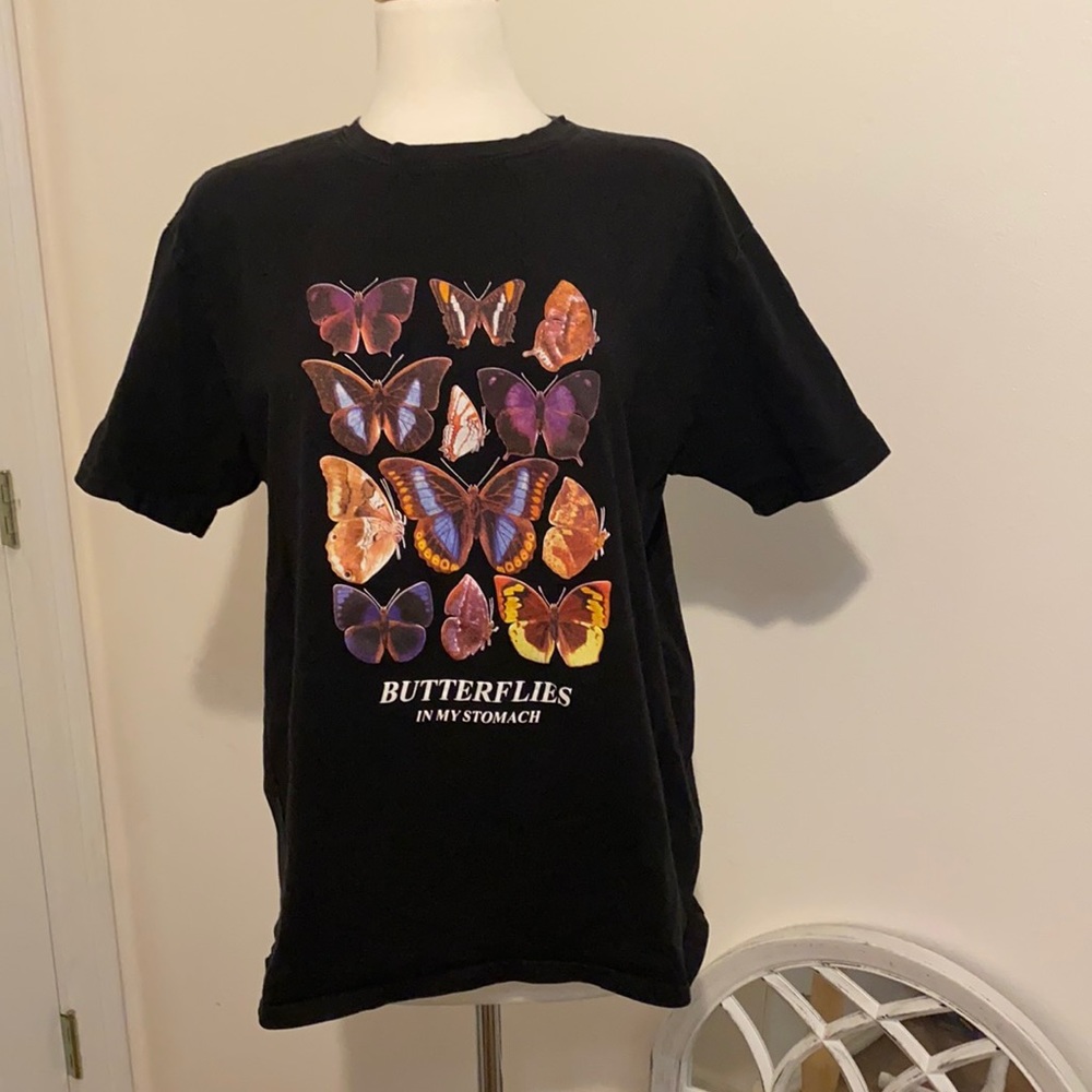 Soft butterfly graphic T-shirt, size M, Used